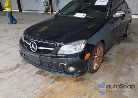 2009 Mercedes-Benz C 300 Luxury 4Matic/Sport 4Matic z USA, uszkodzony, nr VIN WDDGF81X59R079865